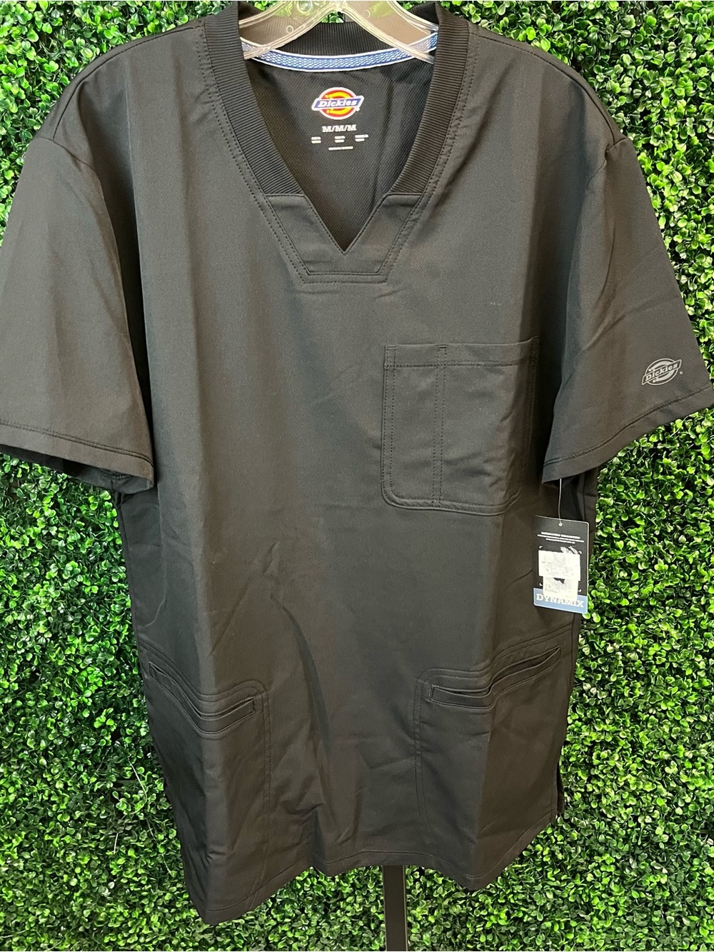 NWT Dickies Men’s Black V-Neck Work Scrub Top Size Medium